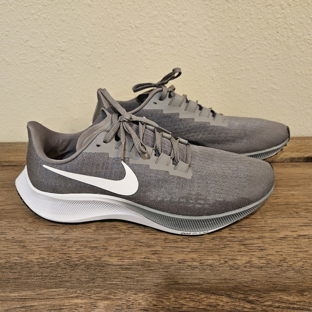 Women's Size 12 Nike Zoom Pegasus 37 TB, gray